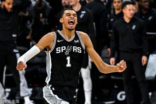 显然与对手 显然与对手