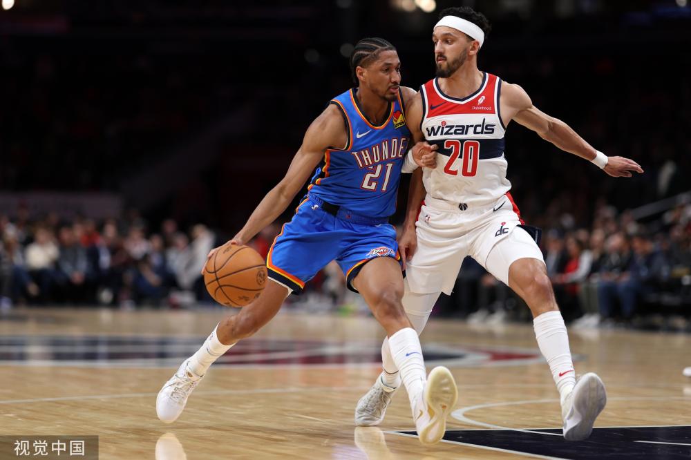 奏足球的一 奏足球的一