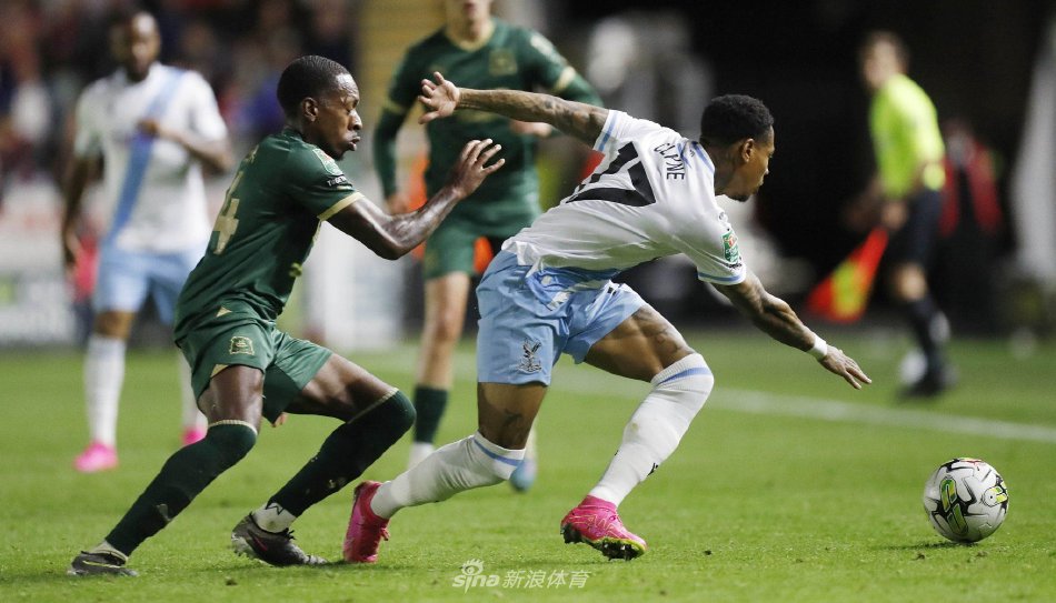 一名年轻球 一名年轻球